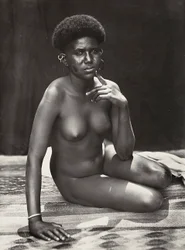 Construyendo un Imperio en la era Fascista: Chica Bilen, 09/05/1936